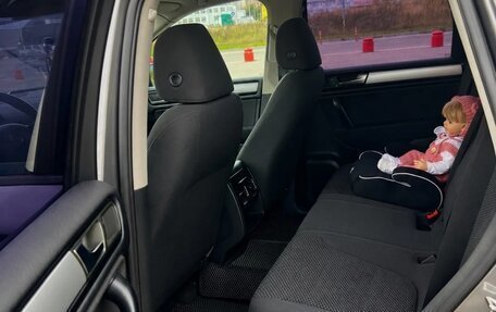 Volkswagen Touareg III, 2011 год, 1 690 000 рублей, 3 фотография