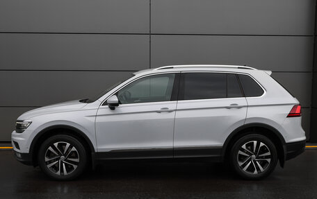 Volkswagen Tiguan II, 2019 год, 2 398 000 рублей, 8 фотография