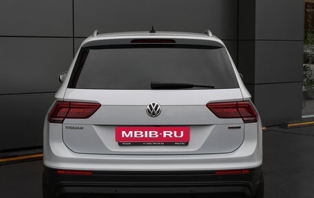 Volkswagen Tiguan II, 2019 год, 2 398 000 рублей, 6 фотография