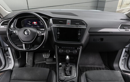 Volkswagen Tiguan II, 2019 год, 2 398 000 рублей, 14 фотография