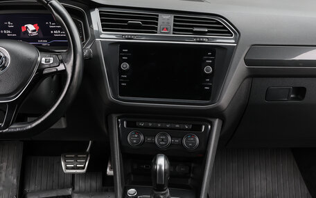 Volkswagen Tiguan II, 2019 год, 2 398 000 рублей, 15 фотография