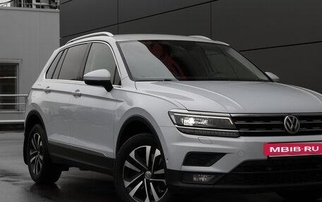Volkswagen Tiguan II, 2019 год, 2 398 000 рублей, 24 фотография