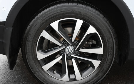 Volkswagen Tiguan II, 2019 год, 2 398 000 рублей, 26 фотография