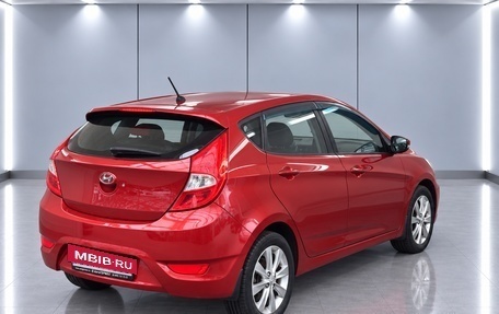 Hyundai Solaris II рестайлинг, 2011 год, 650 000 рублей, 3 фотография