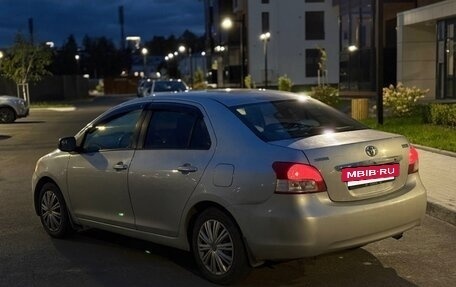 Toyota Yaris III рестайлинг, 2006 год, 490 000 рублей, 4 фотография