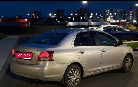 Toyota Yaris III рестайлинг, 2006 год, 490 000 рублей, 5 фотография
