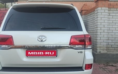 Toyota Land Cruiser 200, 2019 год, 9 990 000 рублей, 5 фотография