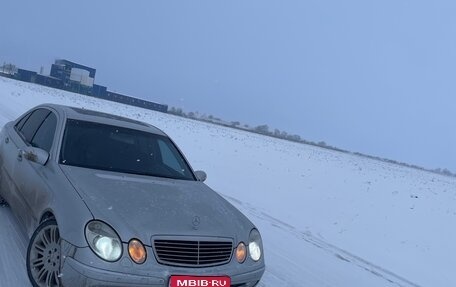 Mercedes-Benz E-Класс, 2002 год, 850 000 рублей, 1 фотография
