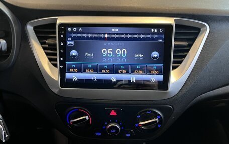 Hyundai Solaris II рестайлинг, 2017 год, 1 100 000 рублей, 13 фотография