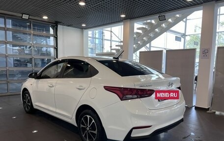Hyundai Solaris II рестайлинг, 2017 год, 1 100 000 рублей, 5 фотография