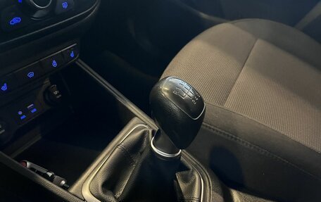 Hyundai Solaris II рестайлинг, 2017 год, 1 100 000 рублей, 31 фотография