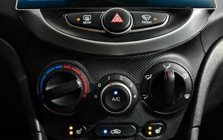 Hyundai Solaris II рестайлинг, 2016 год, 985 000 рублей, 13 фотография