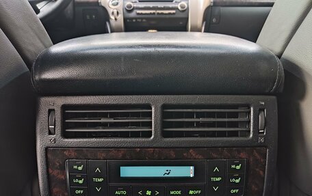 Toyota Land Cruiser 200, 2009 год, 2 750 000 рублей, 36 фотография