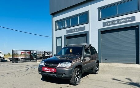 Chevrolet Niva I рестайлинг, 2017 год, 819 000 рублей, 2 фотография
