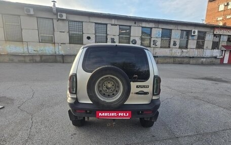 Chevrolet Niva I рестайлинг, 2004 год, 450 000 рублей, 3 фотография
