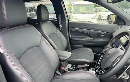 Mitsubishi RVR III рестайлинг, 2023 год, 1 600 000 рублей, 9 фотография