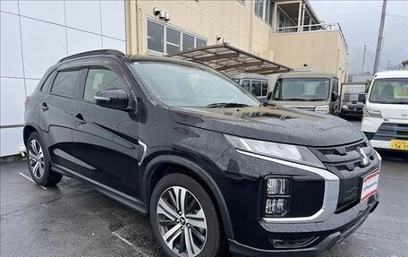 Mitsubishi RVR III рестайлинг, 2023 год, 1 600 000 рублей, 3 фотография