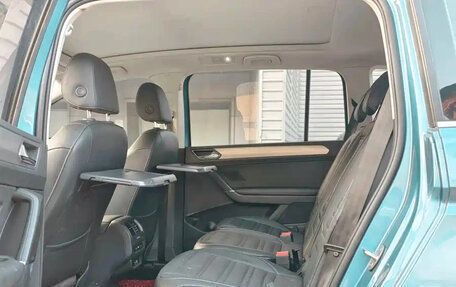 Volkswagen Touran III, 2023 год, 1 510 888 рублей, 9 фотография