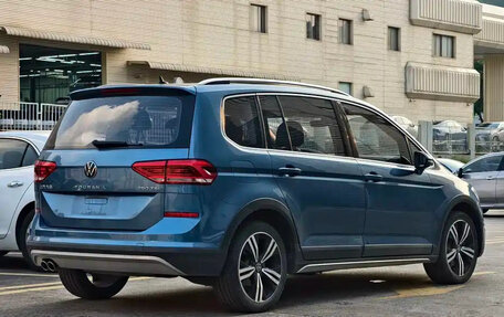 Volkswagen Touran III, 2023 год, 1 510 888 рублей, 7 фотография