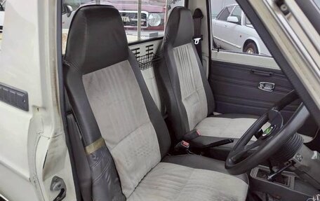 Nissan Sunny, 1992 год, 1 200 000 рублей, 9 фотография