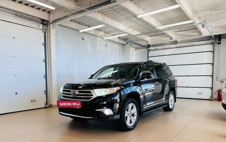 Toyota Highlander III, 2013 год, 2 329 000 рублей, 2 фотография