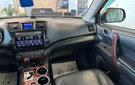Toyota Highlander III, 2013 год, 2 329 000 рублей, 15 фотография