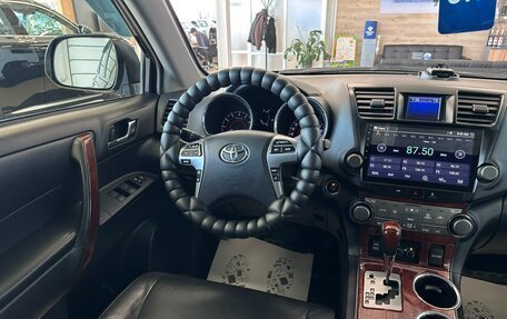 Toyota Highlander III, 2013 год, 2 329 000 рублей, 14 фотография