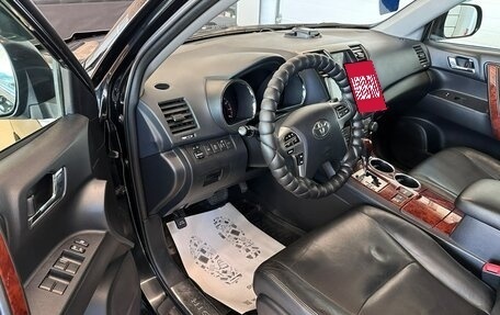 Toyota Highlander III, 2013 год, 2 329 000 рублей, 10 фотография