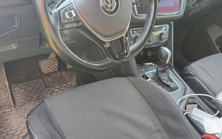 Volkswagen Tiguan II, 2019 год, 3 600 000 рублей, 5 фотография