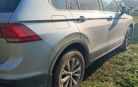 Volkswagen Tiguan II, 2019 год, 3 600 000 рублей, 4 фотография