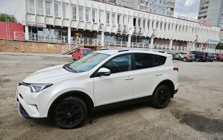 Toyota RAV4, 2017 год, 2 200 000 рублей, 2 фотография