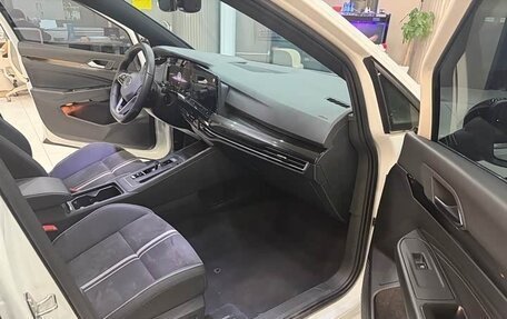 Volkswagen Golf VIII, 2022 год, 1 590 000 рублей, 12 фотография
