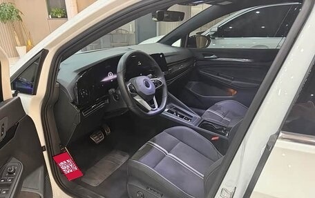 Volkswagen Golf VIII, 2022 год, 1 590 000 рублей, 10 фотография