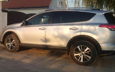 Toyota RAV4, 2017 год, 2 400 000 рублей, 3 фотография