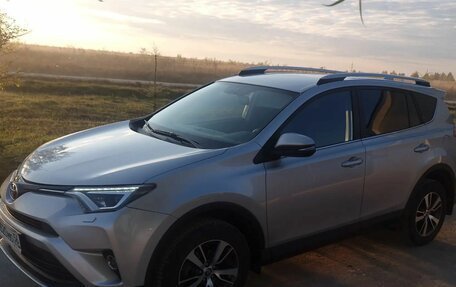 Toyota RAV4, 2017 год, 2 400 000 рублей, 4 фотография
