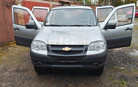 Chevrolet Niva I рестайлинг, 2015 год, 450 000 рублей, 1 фотография