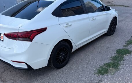 Hyundai Solaris II рестайлинг, 2019 год, 1 350 000 рублей, 3 фотография