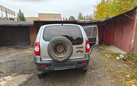 Chevrolet Niva I рестайлинг, 2015 год, 450 000 рублей, 3 фотография