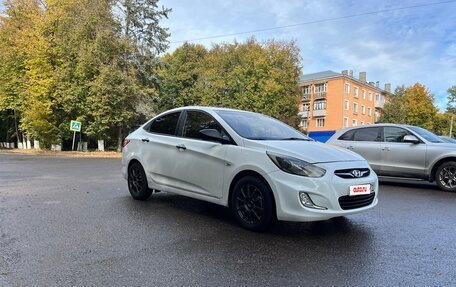 Hyundai Solaris II рестайлинг, 2013 год, 650 000 рублей, 3 фотография