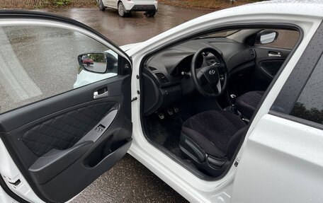 Hyundai Solaris II рестайлинг, 2013 год, 650 000 рублей, 11 фотография