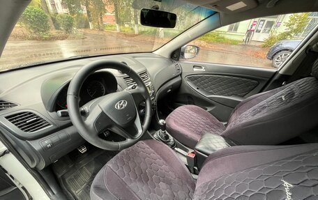 Hyundai Solaris II рестайлинг, 2013 год, 650 000 рублей, 15 фотография
