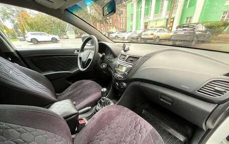Hyundai Solaris II рестайлинг, 2013 год, 650 000 рублей, 16 фотография