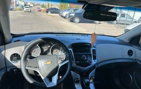 Chevrolet Cruze II, 2010 год, 730 000 рублей, 5 фотография