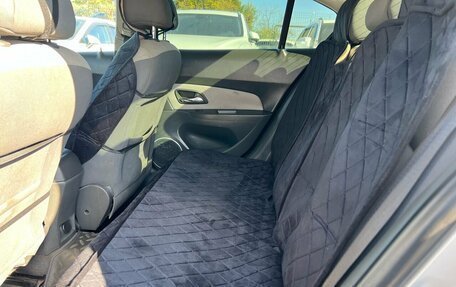 Chevrolet Cruze II, 2010 год, 730 000 рублей, 7 фотография