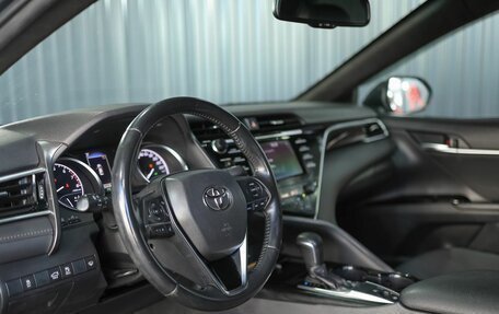 Toyota Camry, 2019 год, 2 099 000 рублей, 6 фотография