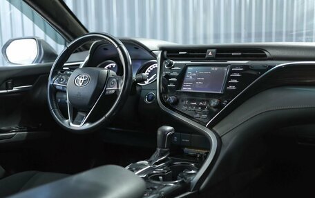 Toyota Camry, 2019 год, 2 099 000 рублей, 7 фотография