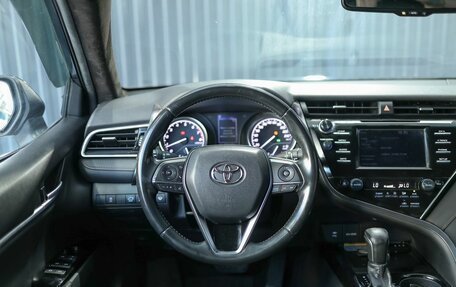 Toyota Camry, 2019 год, 2 099 000 рублей, 10 фотография