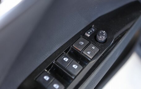Toyota Camry, 2019 год, 2 099 000 рублей, 11 фотография