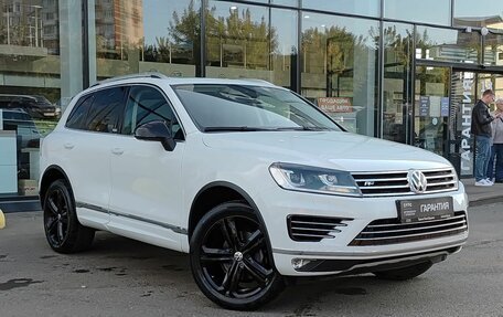 Volkswagen Touareg III, 2017 год, 3 790 000 рублей, 3 фотография