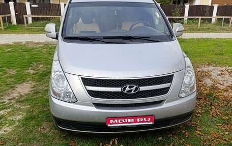 Hyundai Grand Starex Grand Starex I рестайлинг 2, 2010 год, 1 100 000 рублей, 1 фотография